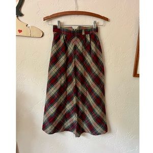 Vintage high waisted skirt.